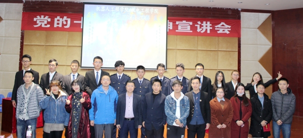 1511513388360049089.jpg 留影纪念.jpg